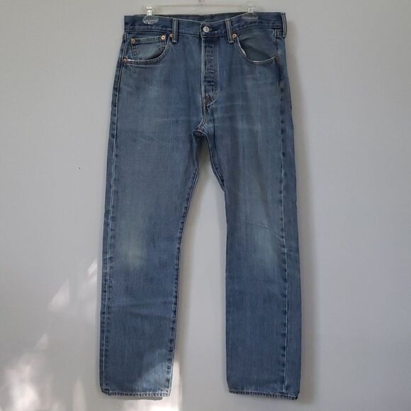 Levi's 501xx Jeans Mens 33x32 Denim Medium Wash Authentic Button Fly - Picture 1 of 5